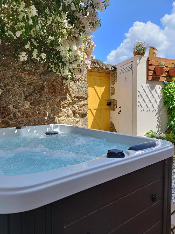 Encanto Casa Com Spa Jacuzzi Open Space Tinalhas Екстер'єр фото
